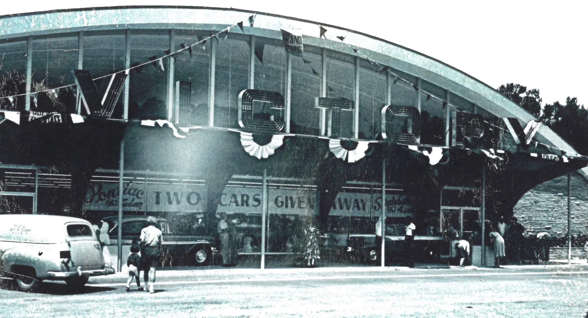 1957 Grand opening of the iconic curved roof Victory Supermarket in Florida, NY